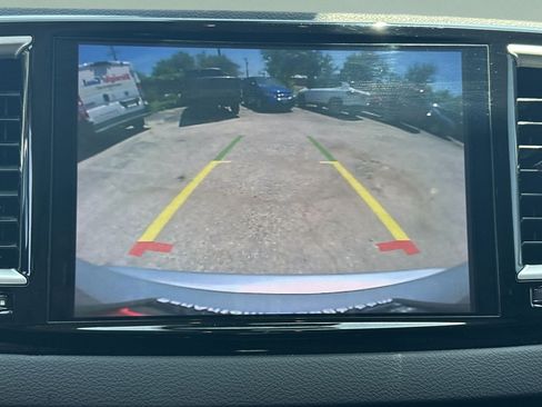 Certified 2024 Chrysler Pacifica Touring-L FWD image 40