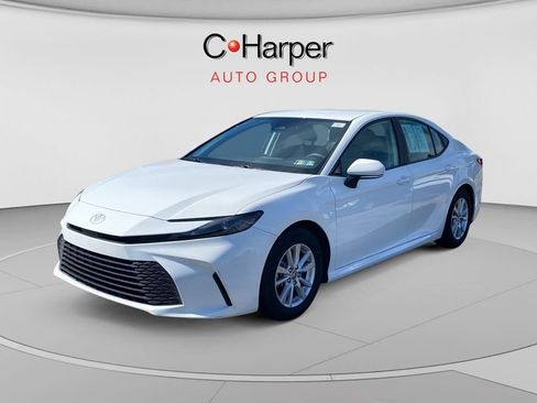 Used 2025 Toyota Camry LE FWD image 7