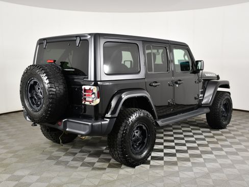 Used 2021 Jeep Wrangler Unlimited Sahara w/ Uconnect 4C Nav & Sound Group AWD/4WD image 6