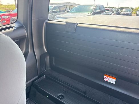 Used 2022 Toyota Tacoma SR AWD/4WD image 14