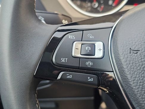 Used 2021 Volkswagen Tiguan SE w/ Panoramic Sunroof Package AWD/4WD image 30