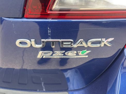 Used 2017 Subaru Outback 2.5i Premium image 37