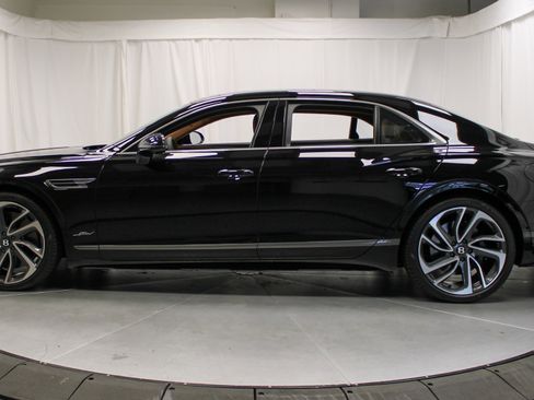 New 2025 Bentley Flying Spur Plug-In Hybrid image 2