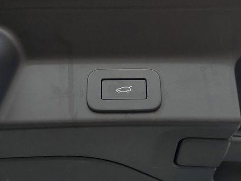 Used 2024 Jaguar F-PACE R-Dynamic S image 36