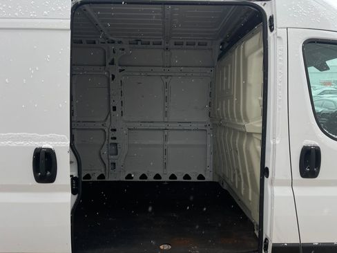 Used 2020 RAM ProMaster 2500 image 23