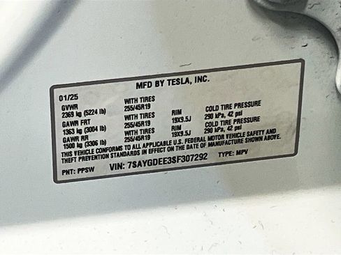 Used 2025 Tesla Model Y Long Range AWD/4WD image 30