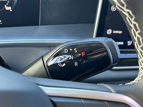 New 2026 Volkswagen Tiguan SE image 25