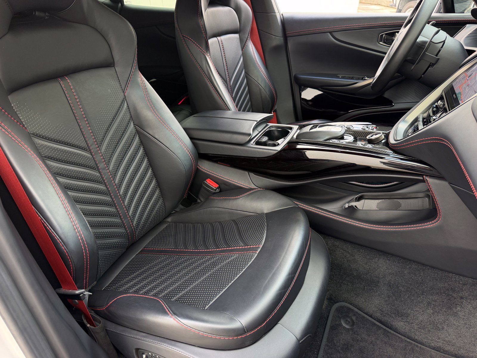 Used 2023 Aston Martin DBX 707 AWD/4WD image 18