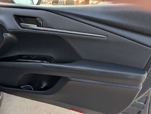 Used 2025 Toyota Camry SE FWD image 33