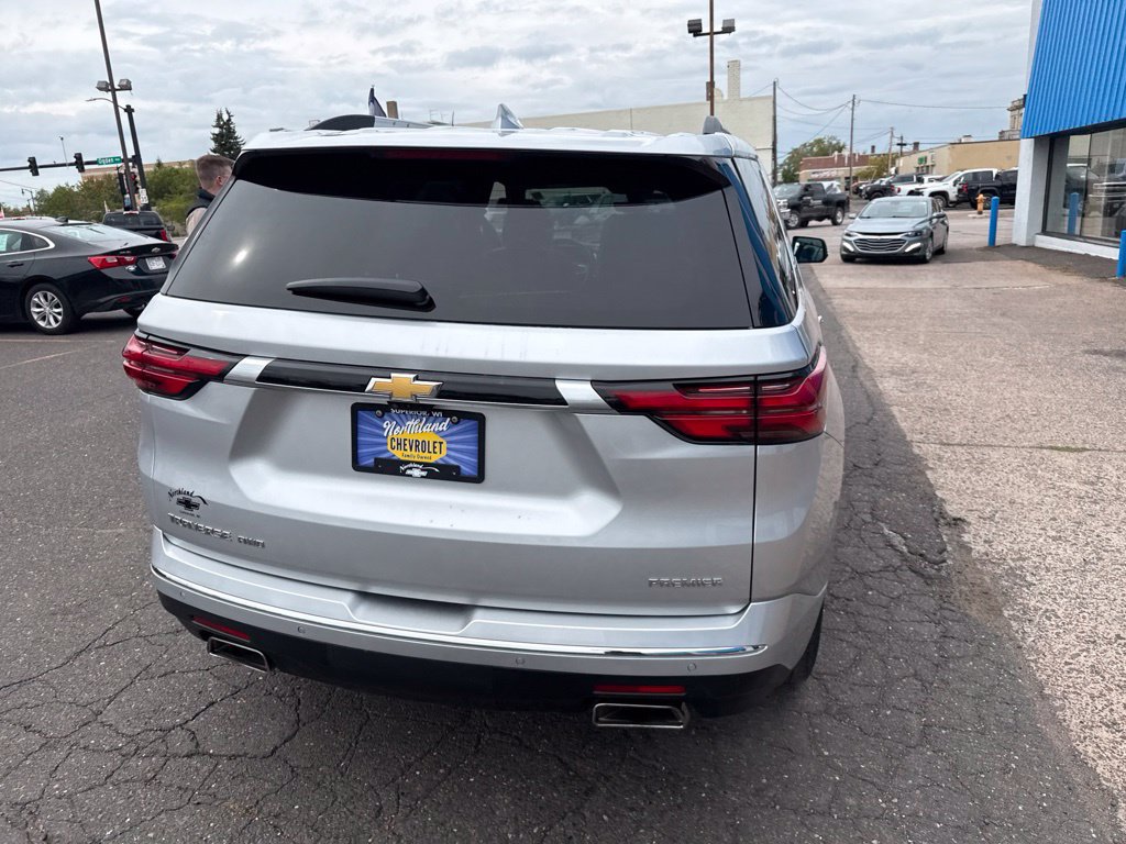 Used 2022 Chevrolet Traverse Premier w/ LPO, Floor Liner Package AWD/4WD image 12