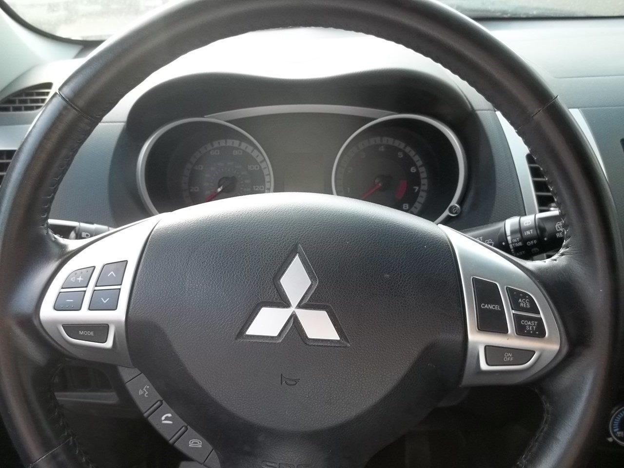 Used 2008 Mitsubishi Outlander LS FWD image 8