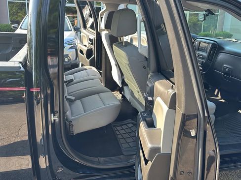 Used 2018 Chevrolet Silverado 1500 Custom w/ Custom Value Package image 19