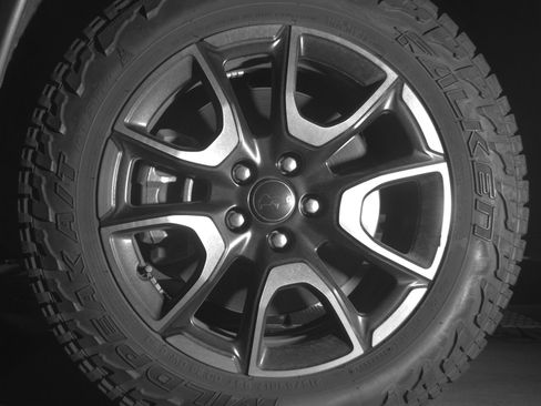 Used 2025 Jeep Compass Trailhawk AWD/4WD image 12