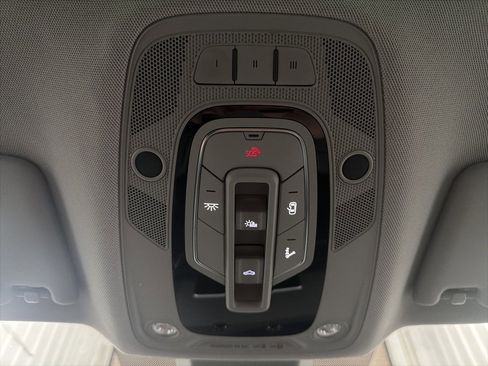 Used 2018 Audi Q5 Prestige w/ Prestige Package image 16