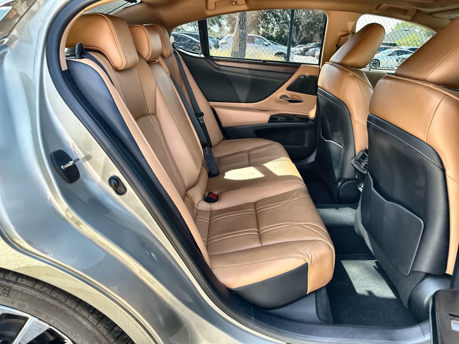 Used 2024 Lexus ES 350 Ultra Luxury w/ Accessory Package (Z2) FWD image 18