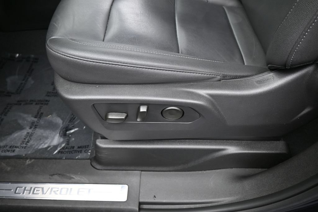 Used 2025 Chevrolet Tahoe LT w/ Comfort Package RWD image 17