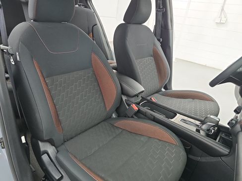 Certified 2023 Nissan Kicks SR FWD image 10