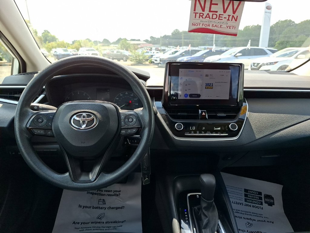 Used 2023 Toyota Corolla LE FWD image 26