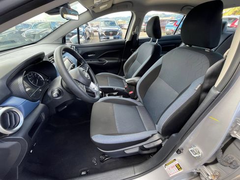 Used 2025 Nissan Versa SV FWD image 28