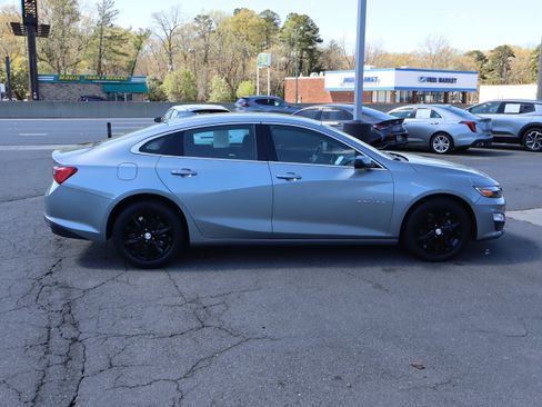 Used 2024 Chevrolet Malibu LT image 11