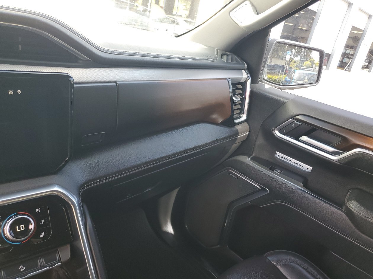 Used 2025 GMC Sierra 1500 Denali AWD/4WD image 26