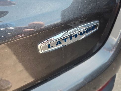 Certified 2022 Jeep Compass Latitude w/ Mopar Graphics Package image 8