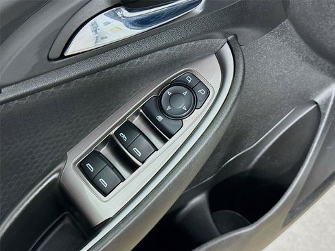 Used 2023 Chevrolet Malibu LT FWD image 20