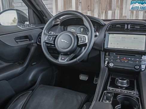 Used 2017 Jaguar F-PACE S image 16
