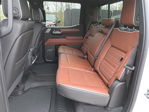 Used 2024 GMC Sierra 1500 Denali Ultimate image 15