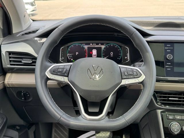 Certified 2022 Volkswagen Taos SEL w/ Panoramic Sunroof Package AWD/4WD image 17