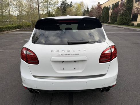 Used 2013 Porsche Cayenne Turbo AWD/4WD image 6