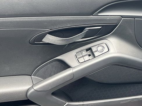 Used 2022 Porsche 718 Cayman image 27