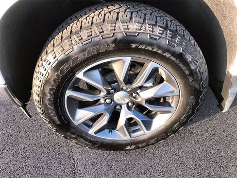 Used 2024 Chevrolet Silverado 1500 LT image 10