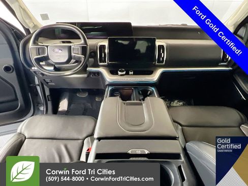 Certified 2025 Ford Expedition Max Platinum image 7