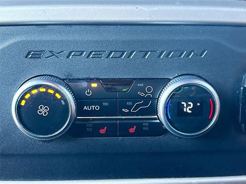 Used 2023 Ford Expedition Max Limited image 31
