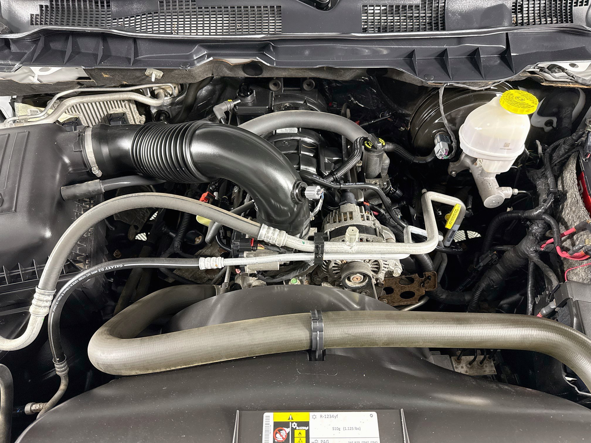 Used 2020 RAM 1500 Classic SLT AWD/4WD image 18