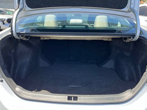 Used 2014 Toyota Corolla LE FWD image 37