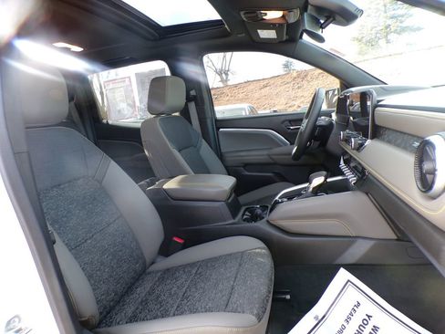 Used 2024 Chevrolet Colorado ZR2 w/ Technology Package image 16