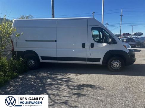 Used 2023 RAM ProMaster 2500 FWD image 3