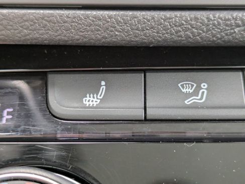 Used 2023 Volkswagen Jetta SE image 22