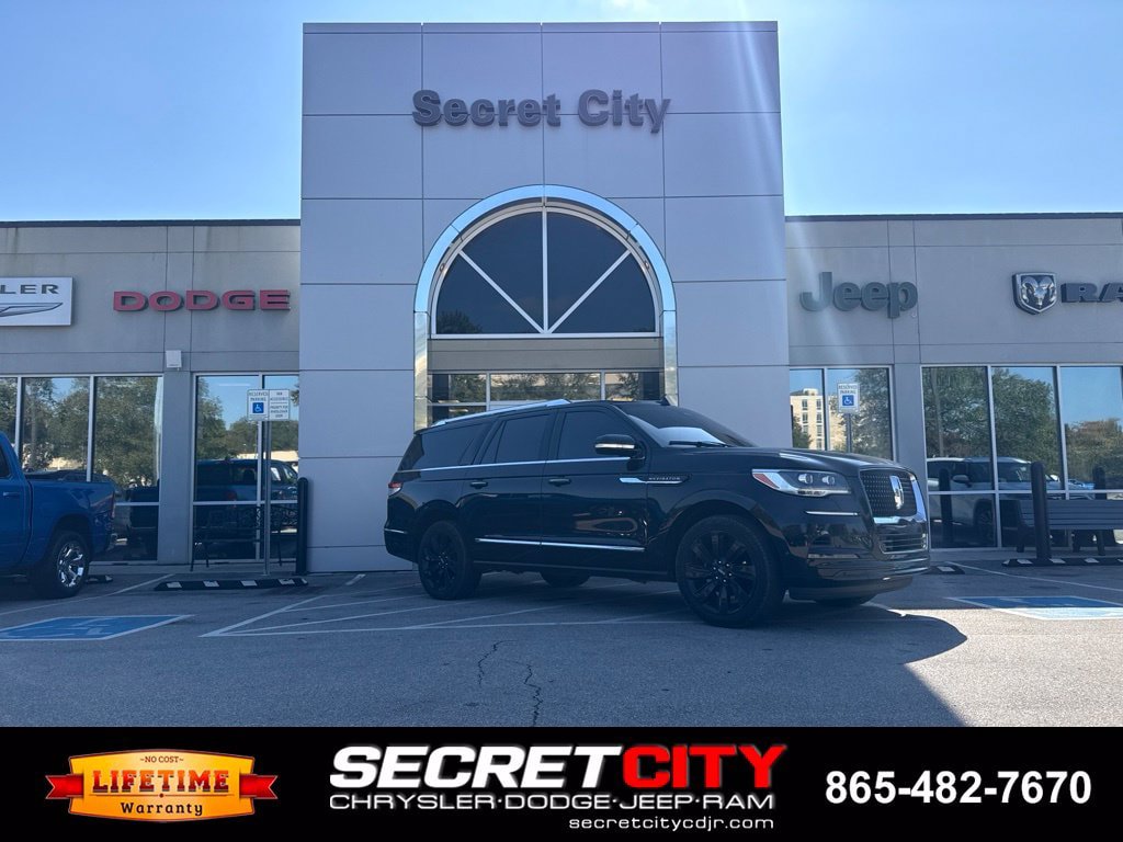 Used 2024 Lincoln Navigator L Reserve AWD/4WD image 1