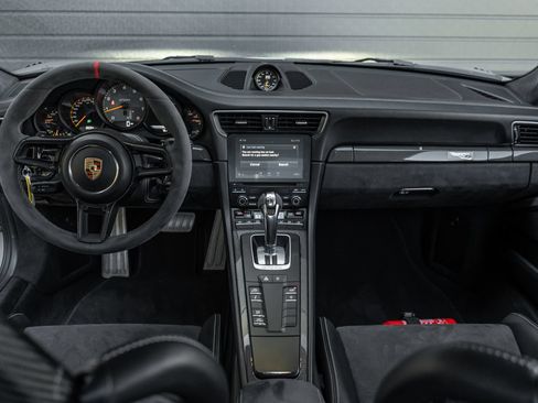 Used 2019 Porsche 911 GT2 RS RWD image 4