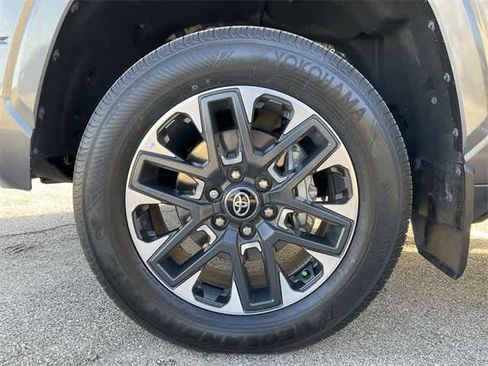 Used 2025 Toyota Tundra Limited image 12