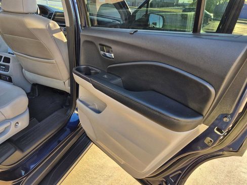 Used 2016 Honda Pilot Touring image 16