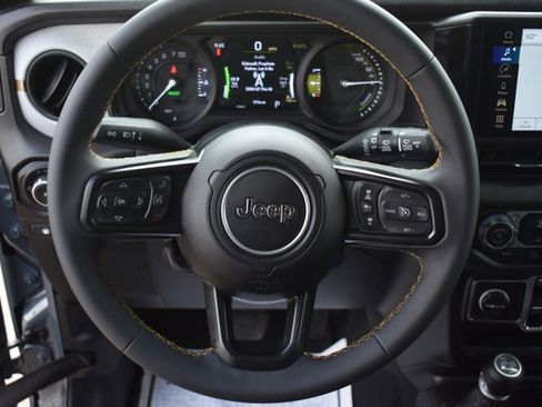 Used 2024 Jeep Wrangler Unlimited AWD/4WD image 19