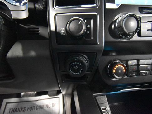 Used 2020 Ford F150 XLT w/ Equipment Group 302A Luxury AWD/4WD image 18