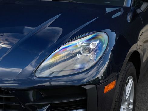 Certified 2021 Porsche Macan AWD/4WD image 7