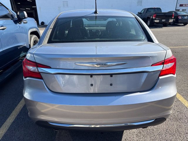 Used 2013 Chrysler 200 Limited FWD image 4