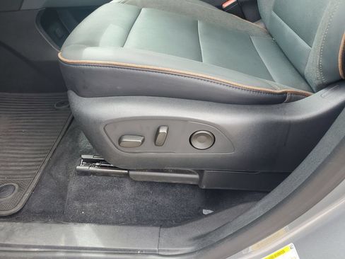 Used 2025 GMC Acadia AT4 AWD/4WD image 22