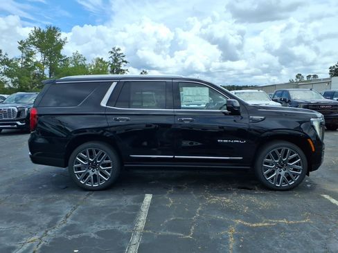 New 2026 GMC Yukon Denali Ultimate AWD/4WD image 3